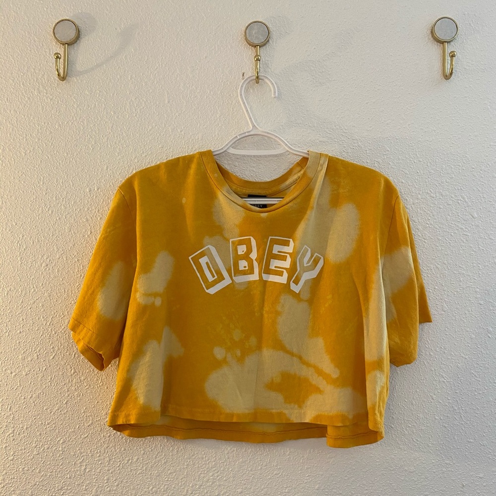 Acid wash obey tee